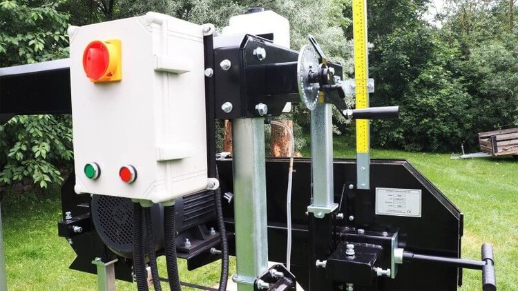 Juostinės pjovimo staklės mod. OPTIMAT Timberland TMC 790S su elektriniu valdymu (aukštyn/žemyn) 4