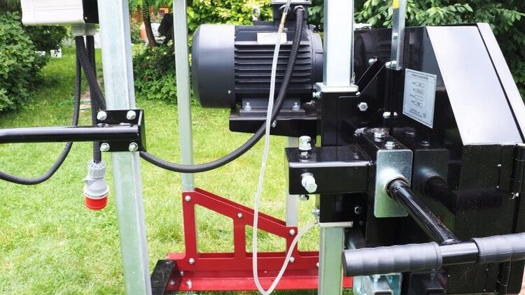 Juostinės pjovimo staklės mod. OPTIMAT Timberland TMC 790S su elektriniu valdymu (aukštyn/žemyn) 5