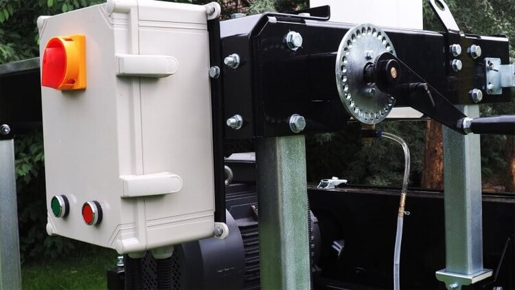 Juostinės pjovimo staklės mod. OPTIMAT Timberland TMC 790S su elektriniu valdymu (aukštyn/žemyn) 6