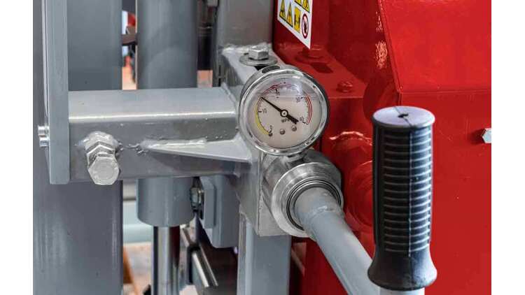 Juostinės pjovimo staklės mod.BBS 920PRO_400V 11